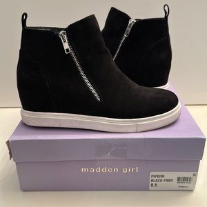 Women’s Madden Girl black wedge sneaker size 8.5